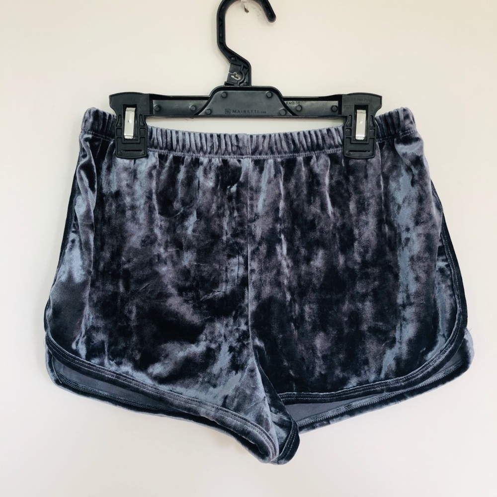 Forever 21 Velvet Shorts💙